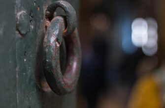 lock tokens solana on coinbase staking