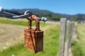 is it safe to store private key without kyc
